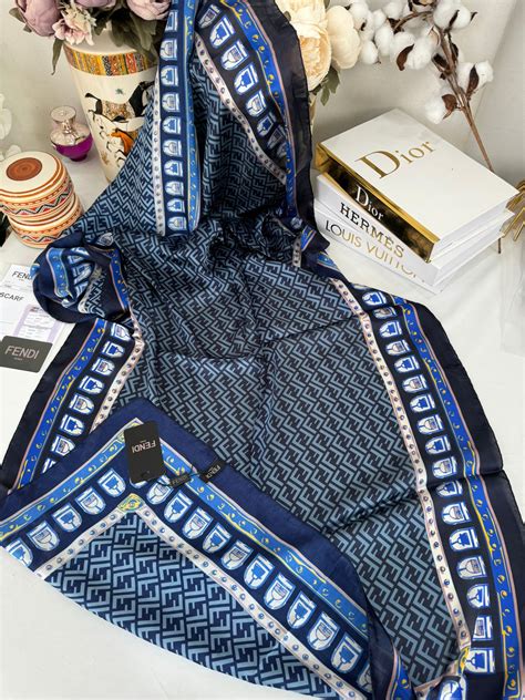 Fendi Çift Taraflı Vual İpek Şal 11143